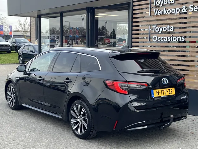 Toyota Corolla Touring Sports 1.8 Hybrid Dynamic | Trekhaak | Nieuwe All Seasons
