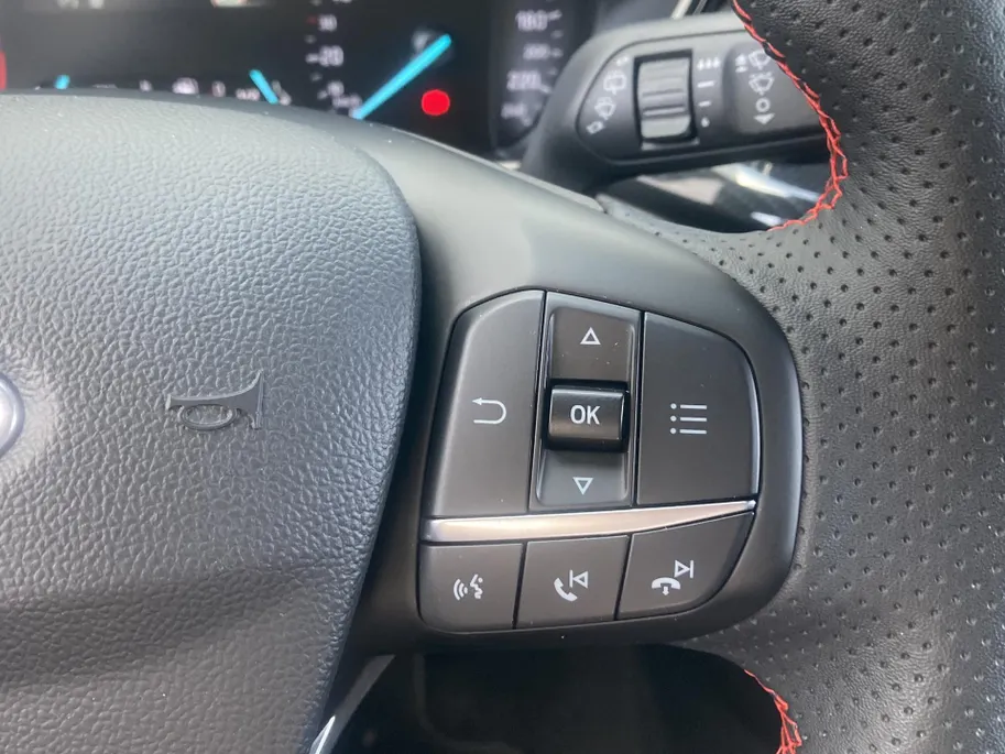 Ford Focus 1.0 EcoBoost Hybrid 125 pk ST Line Wagon Navigatie groot scherm - Apple Carplay/ Android Auto - Winter Pack - Driver Assistance Pack