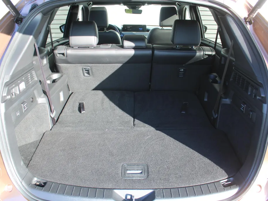 Mazda CX-80 2.5 e-SkyActiv PHEV Homura Plus | Trekhaak | Stuur-/stoelverwarming + ventilatie | 360 Camera | Schuifdak | Elek. stoelverst. | 20' LM | Leer | 7-zits |