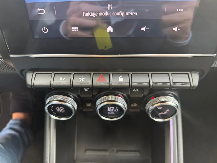 Renault Clio 1.6 E-Tech Full Hybrid 145 techno | Automaat | Apple Carplay & Android Auto | Cruise & Climate Control | Camera | Parkeersensoren | Navigatie | 12 Maanden BOVAG Garantie