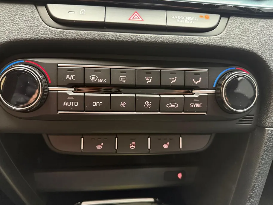 Kia Ceed Sportswagon 1.0 T-GDi MHEV Design Edition Automaat |  Cruise control Adaptief  | Camera| Stoelverwarming | Carplay & Android Auto | Fabrieksgarantie t/m 15-3-2032 +3x 1 jaar* | NAP