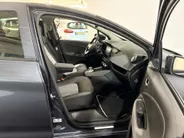 Renault ZOE R135 Intens 52 kWh Automaat | Navi | Camera | Cruise Control | Parkeersensoren | Apple CarPlay/Android Auto | Climate Control | Lichtmetalen Velgen | Digital Cockpit | Licht & Regen Sensor |