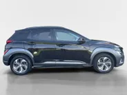 Hyundai Kona 1.6 GDI HEV Fashion Sky | Navigatie| Lichtmetalen velgen| Parkeersensoren| Schuif- kanteldak| Climate Controle| Adaptieve Cruise Controle| Dode hoeksensor|