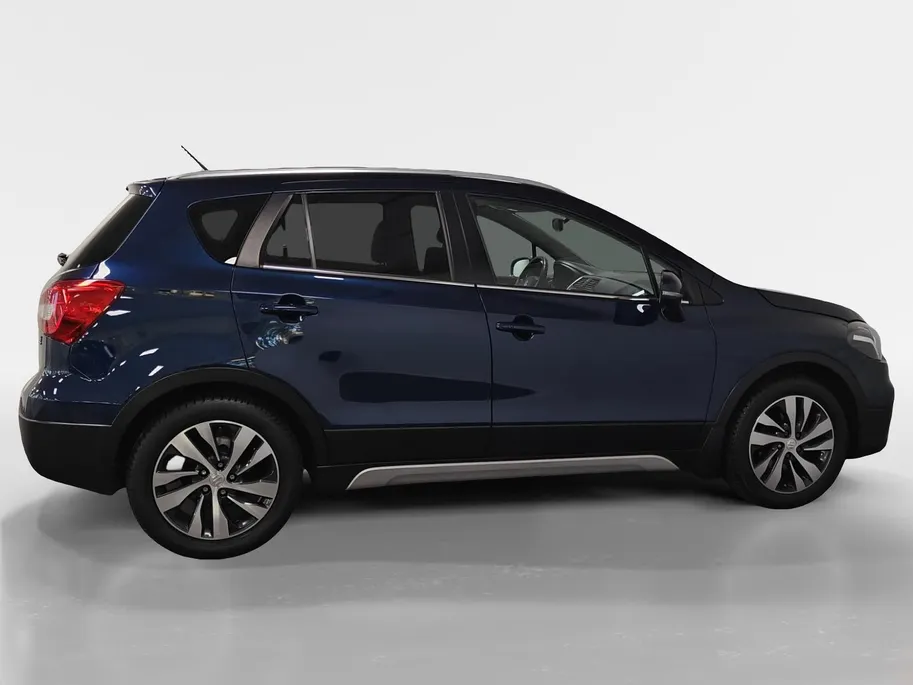 Suzuki S-Cross 1.4 Boosterjet Stijl AUTOMAAT NAVI AIRCO CAMERA ADAPTIEVE CRUISE CONTROLE APPLE CARPLAY ANDROID AUTO SCHUIFKANTELDAK LEER ZEER MOOIE AUTO DEALER ONDERHOUDEN