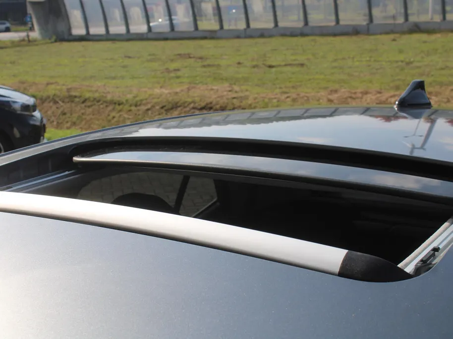 Kia Picanto 1.0 DPI GT-Line | Schuif-/kanteldak | Stuur-/stoelverwarming | Navi | Clima | Cruise | Camera | Leer | 16' LM | LED | Keyless |