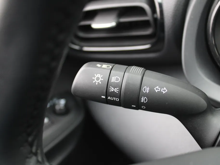 Mazda 2 Hybrid 1.5 Agile | Comfort Pakket | Airco | Apple carplay / Android auto | 15' LM |
