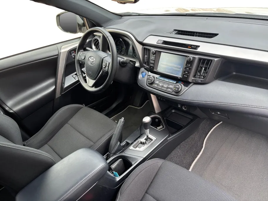 Toyota RAV4 2.5 Hybrid AWD Dynamic | Trekhaak | Camera | All Season | Navi | Garantie |