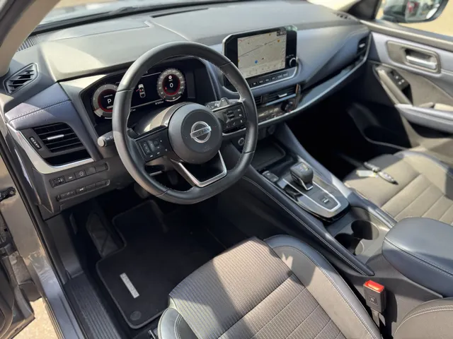 Nissan QASHQAI 1.3 MHEV Xtronic N-Connecta 1/2 leder