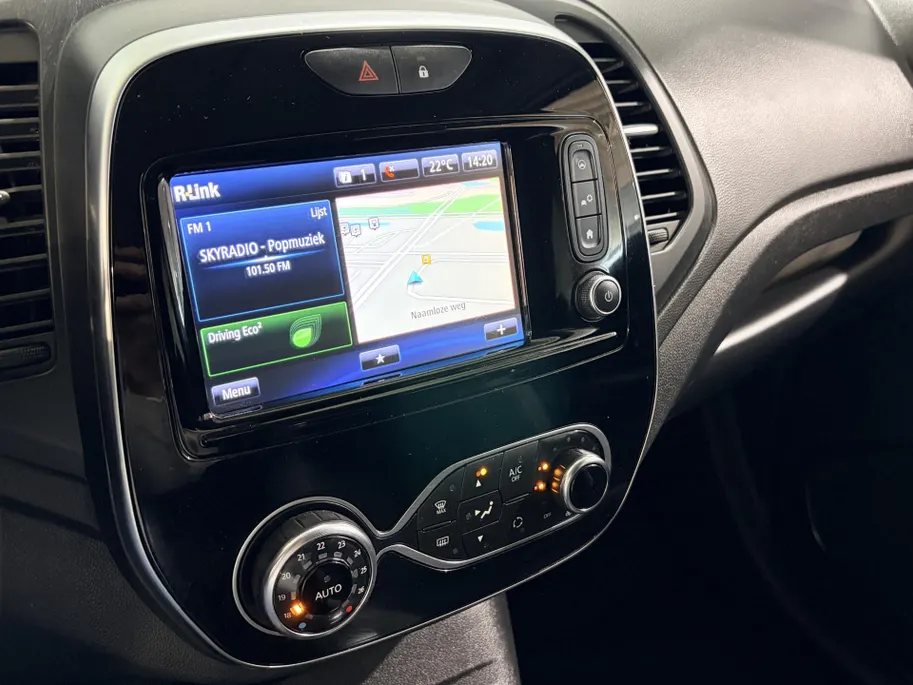 Renault Captur 120PK TCe Intens Automaat | Trekhaak | Navi | LM Velgen Hoogglans Zwart | Camera | Parkeersensoren | Full LED | Climate Control | Cruise Control | Keyless Entry | Elektrische Ramen & Spiegels | Licht & Regen Sensor |