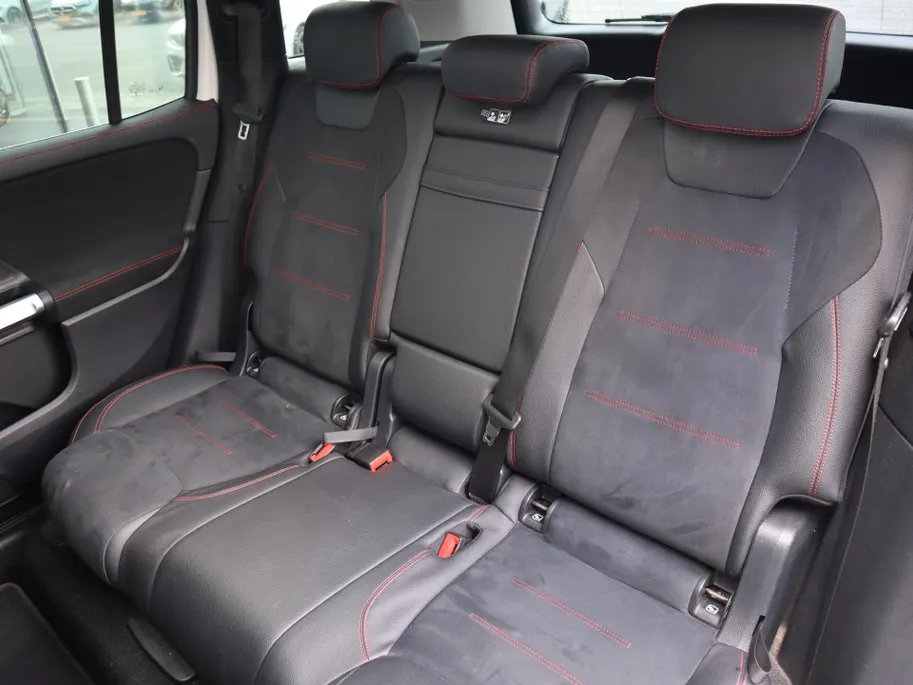 Mercedes-Benz GLB 200 Premium Plus l Trekhaak l Panoramadak l Carplay