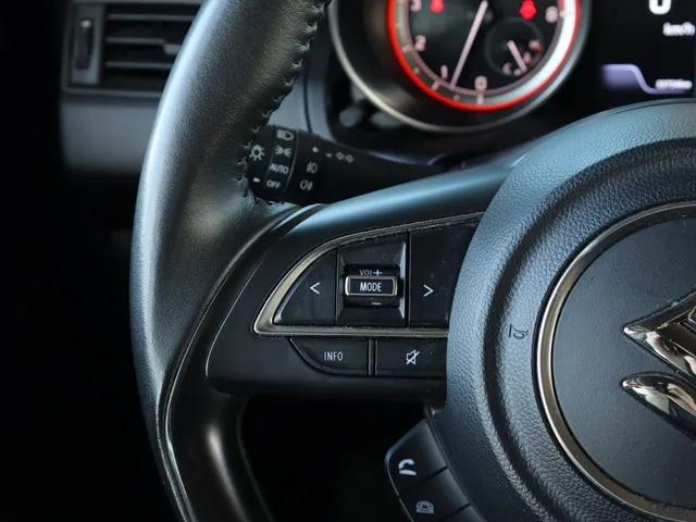 Suzuki Swift 1.2 Style Smart Hybrid | Navigatie | Stoelverwarming
