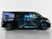Ford E-Transit Custom 320 L2H1 MS-RT 71 kWh DC | Direct Beschikbaar | Snel Rijden | Uniek | 2300KG Trekgewicht | Sportstoelen |