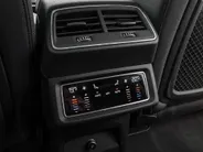 Audi e-tron 55 300kW/408PK S Line 95Kwh · SOH 94,6% · Panoramadak · Leder/Alcantara · 360°Camera + Parkeersensoren · Stoelverwarming ·