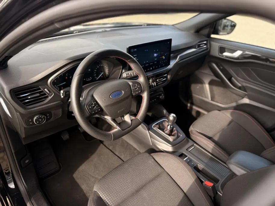 Ford Focus Wagon 1.0 EcoBoost 125PK Hybrid ST Line GROOT NAVIGATIE WINTERPAKKET