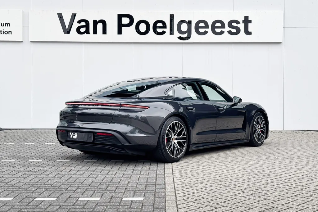 Porsche Taycan 4S Performance