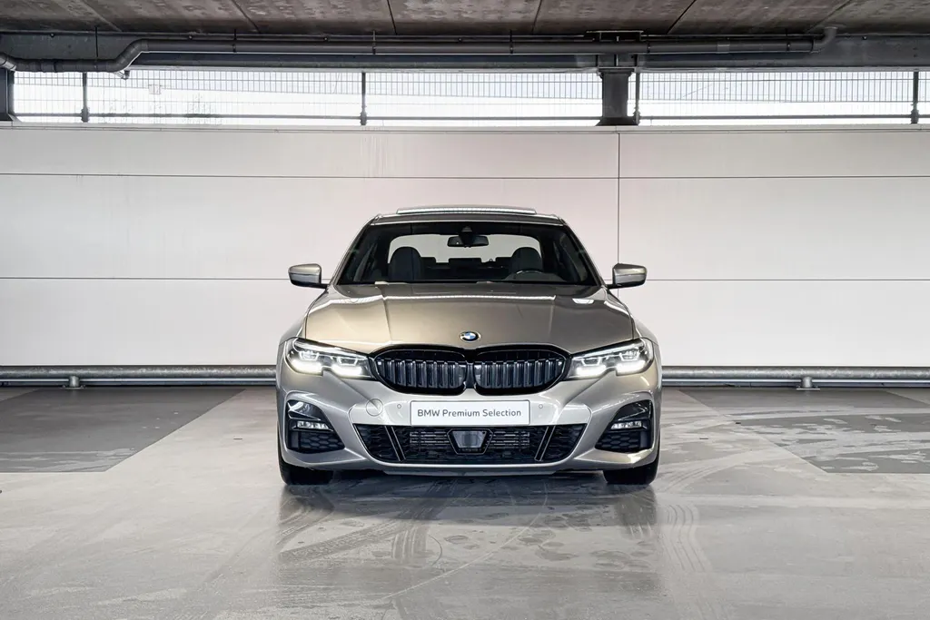 BMW 3 Serie Sedan 320i High Executive M-Sport