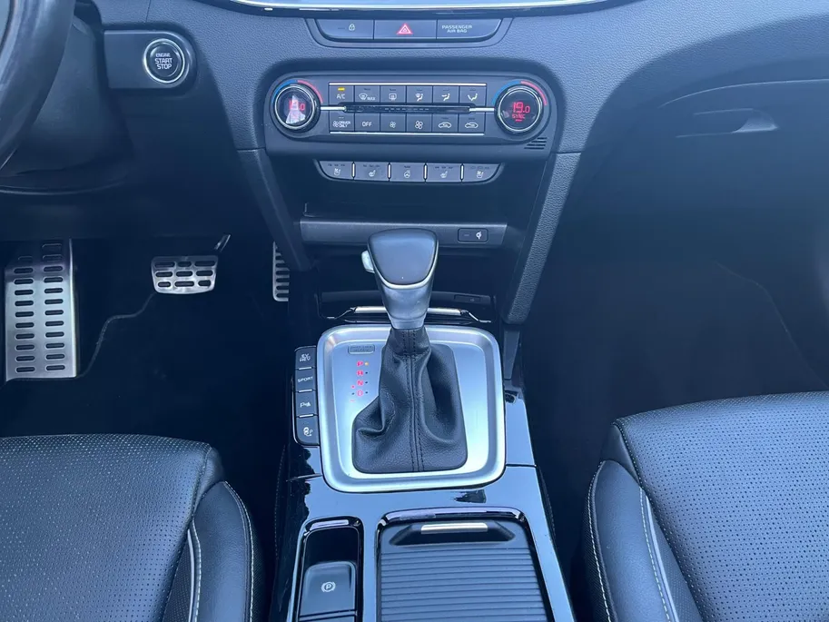 Kia Ceed Sportswagon 1.6 GDI PHEV ExecutiveLine Stoelverwarming | Stoelverkoeling | Panoramadak | Carplay | Adaptieve Cruise Control | Leder
