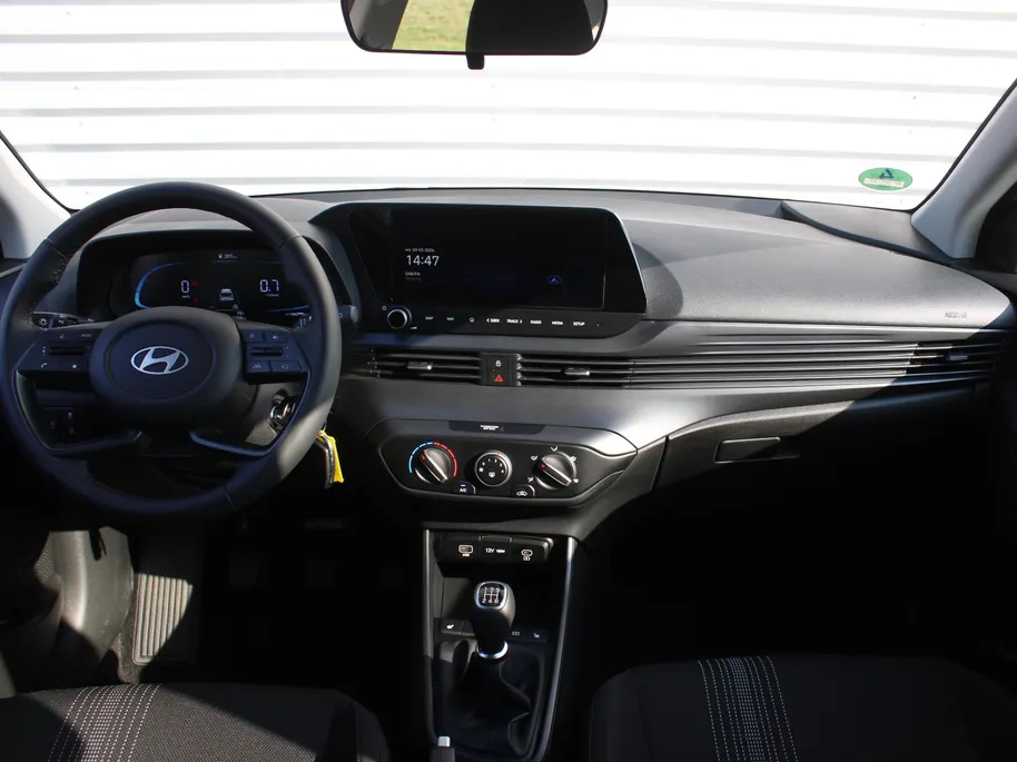 Hyundai i20 1.2 MPI Comfort | BTW Auto | Stuur-/stoelverwarming | Camera | Navi | Apple Carplay | Android Auto | Cruise | 16' LM | All seasons | Airco |