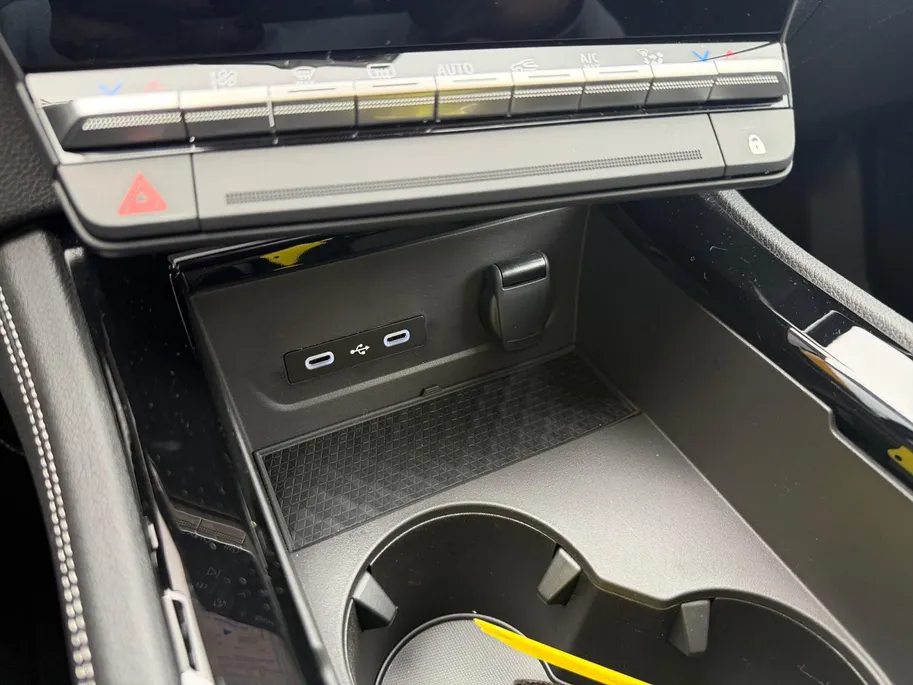 Renault Espace E-Tech full hybrid 200 iconic 7p. | Solarbay | Harman Kardon | Apple Carplay & Android Auto | Memory Seats | Cruise & Climate Control | Stoel & Stuurverwarming | Rijdende DEMO |