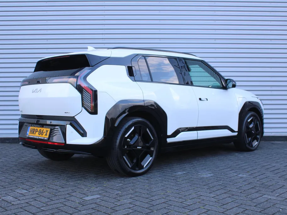 Kia EV3 GT-Line 81.4 kWh | Stuur-/stoelverwarming | Schuifdak | Camera | Dodehoek detectie | Elek. stoelverstelling | 19' LM | LED | Telefoonlader |