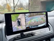 Nissan QASHQAI 1.3 MHEV Xtronic N-Connecta Apple Carplay/Android Auto , airco (automatisch) , cruise control adaptief met Stop&Go en stuurhulp , elektrisch bedienbare achterklep met sensorsturing , navigatiesysteem , panoramadak , voorstoelen verwarmd en stuur , rondomz