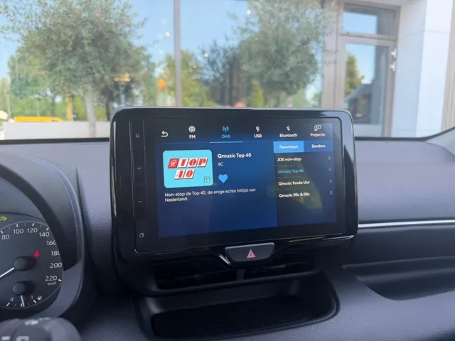 Toyota Yaris 1.5 Hybrid 115 Dynamic Limited | Parkeersensoren