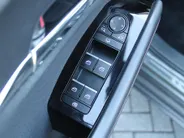 Mazda CX-30 2.0 e-SkyActiv-X M Hybrid Homura | Stoel-/stuurverwarming | Camera | 18' LM | LED | HUD | Dodehoek detectie | Elek. achterklep | Cruise adapt. |