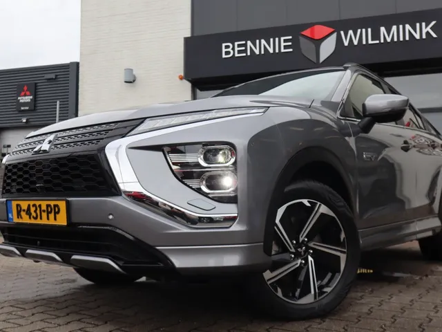 Mitsubishi Eclipse Cross 2.4 PHEV Executive Trekhaak | All Seasons | Adaptive Cruise
