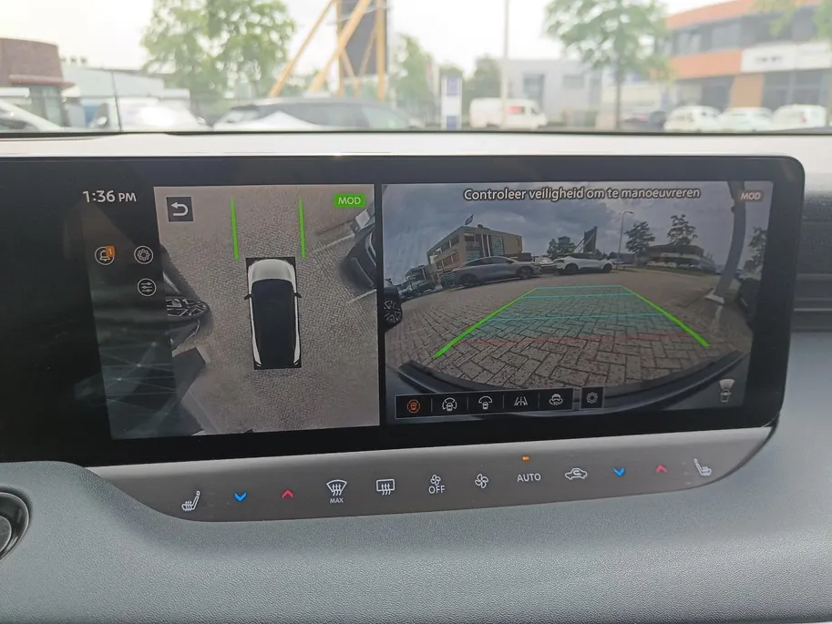 Nissan Leaf Evolve 52 kWh | WLTP 445km | Apple carplay & Android auto | 19inch LM Wielen | Climate contole | Glazen dak | V2L | Electrisch verstelbare stoelen| Bose audio | Head-up display |