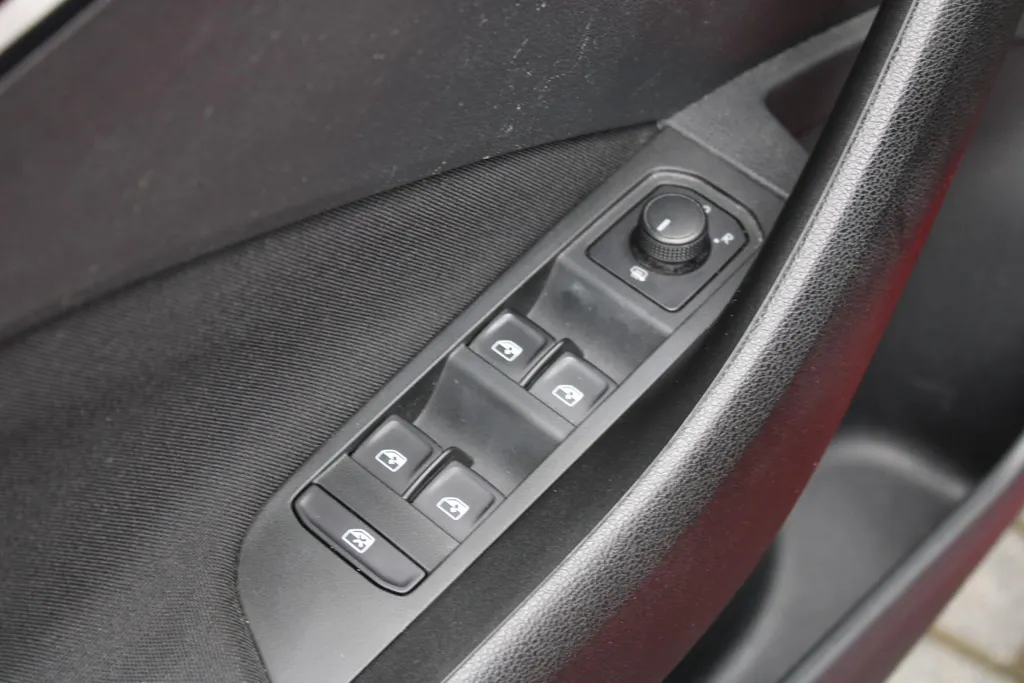 Škoda Kamiq 1.5 TSI ACT Sport Business | Automaat | Android Auto | Apple Carplay | PDC | Cruise | 16' LM |