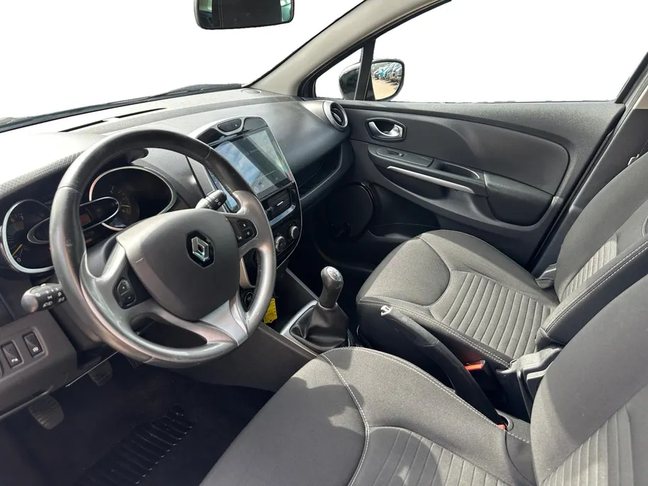 Renault Clio Estate 0.9 TCe Night&Day | Parkeersensoren | Apple Carplay | Camera | Cruise Control | Airco | LMV | Onderhoudshistorie | 12 Maanden BOVAG Garantie