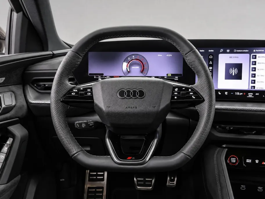 Audi Q5 e-hybrid quattro S edition Competition 367 PK · Tech pro · 20' LM Velgen · Glazen panoramadak · B&O Premium 3D