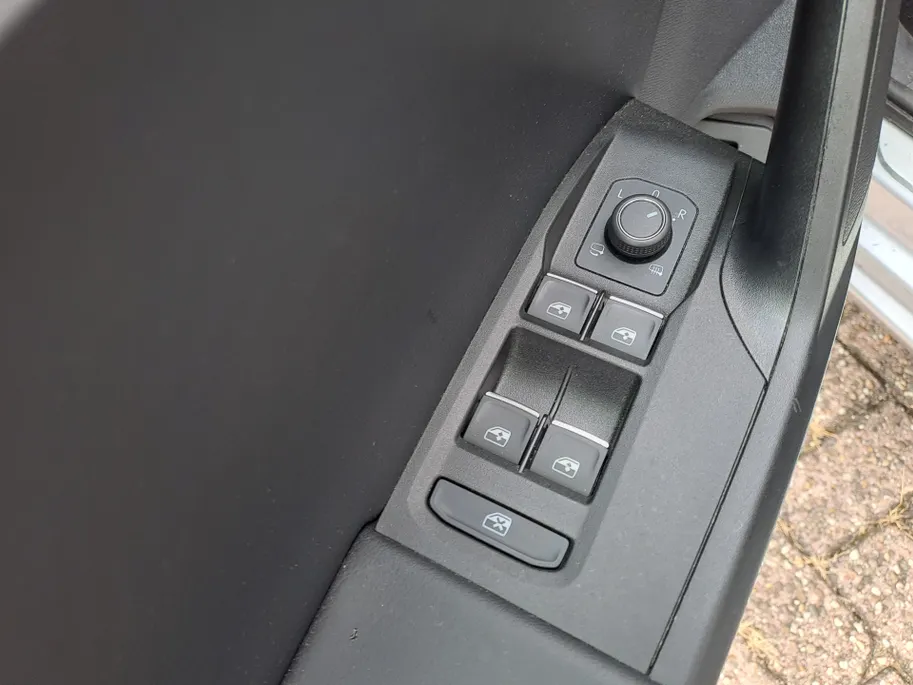 SEAT Leon Sportstourer 1.5 TSI FR Business Intense | Navigatiesysteem full map | Apple Carplay/Android Auto | Elektrisch bedienbare achterklep | Achteruitrijcamera | Stoel en Stuur Verwarming | Cruise control adaptief