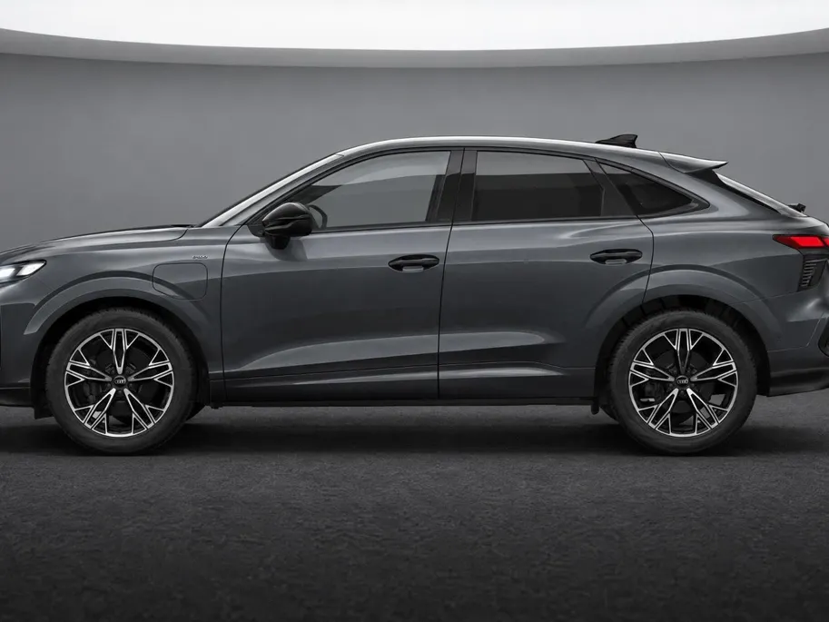 Audi Q3 Sportback e-hybrid S edition 272 PK · MMI experience pro · Trekhaak elek. wegklapbaar · Optiekpakket zwart