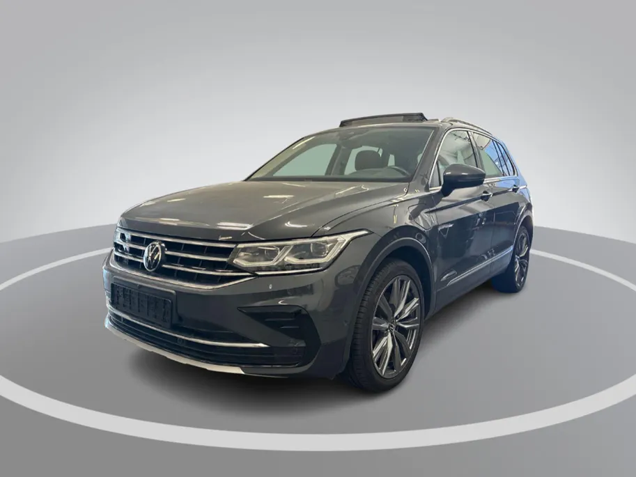 Volkswagen Tiguan 1.4 TSI 245pk DSG eHybrid Life Business · Panoramadak · 360 Camera · Inklap. Trekhaak · Head-Up Display · Dodehoeksensor · Parkeer Assistent ·