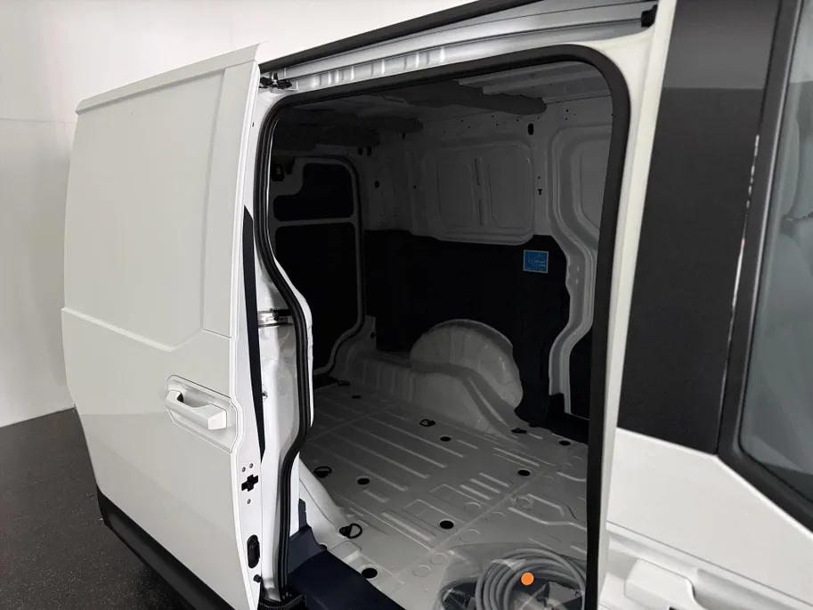 Kia PV5 Cargo 71,2 kWh 163pk L2H1 Elite I Voorraadactie!