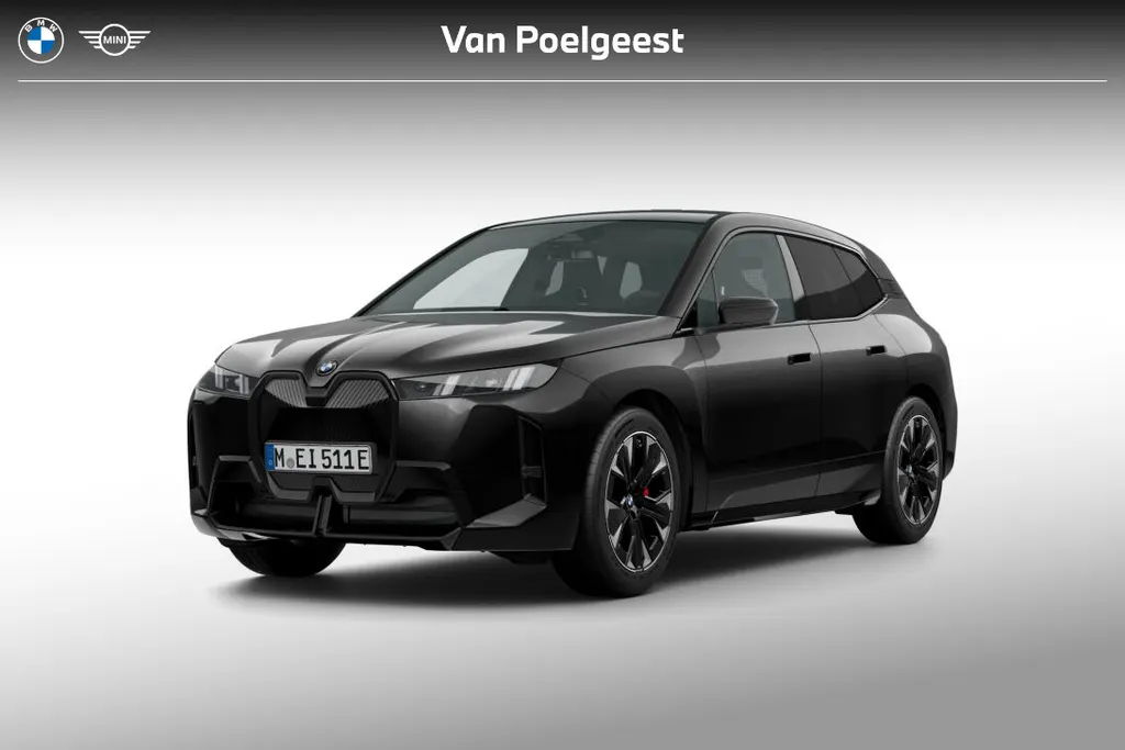 BMW iX xDrive45 101 kWh