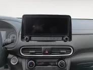 Hyundai Kona 1.6 GDI HEV Premium | Trekhaak | Apple Carplay/Android Auto | Adaptive cruise control | Dodenhoek herkenning | Leren bekleding