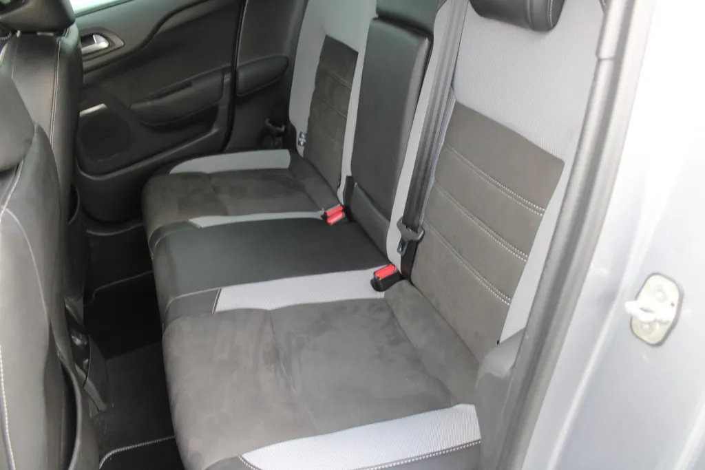 DS DS 4 Crossback 1.6 THP Chic | 17' LM | Trekhaak | PDC | Camera | Cruise |