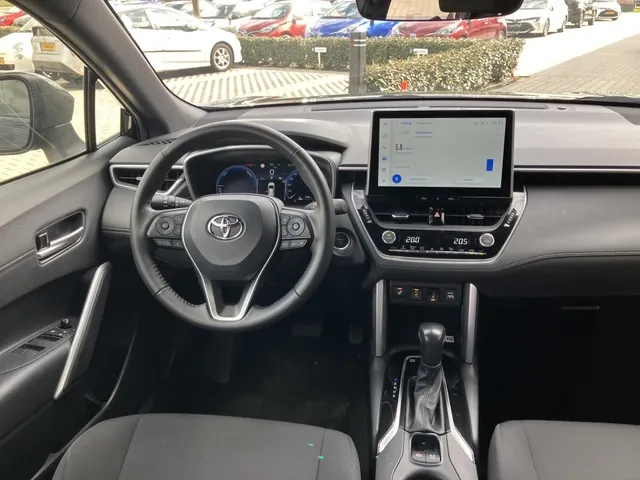 Toyota Corolla Cross 2.0 HP Hybride | Stoel/Stuurverw | Trekhaak | Elek Achterklep