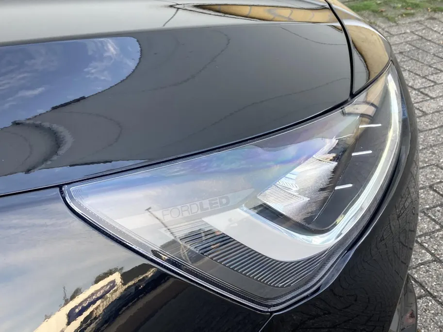 Ford Focus 1.0 EcoBoost Hybrid ST Line 125 pk Wagon GROOT NAVIGATIE-WINTERPAKKET-PRIVACY GLASS
