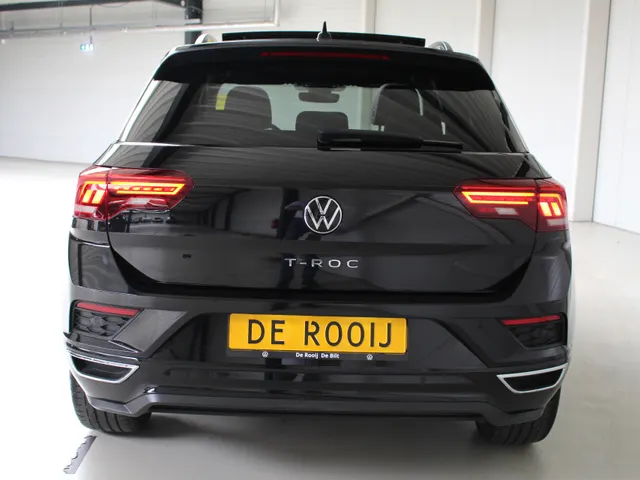 Volkswagen T-Roc 1.5 TSI Sport R-Line DSG Panoramadak | El. Achterklep | Beats Audio | Suzuka 19' Zwart