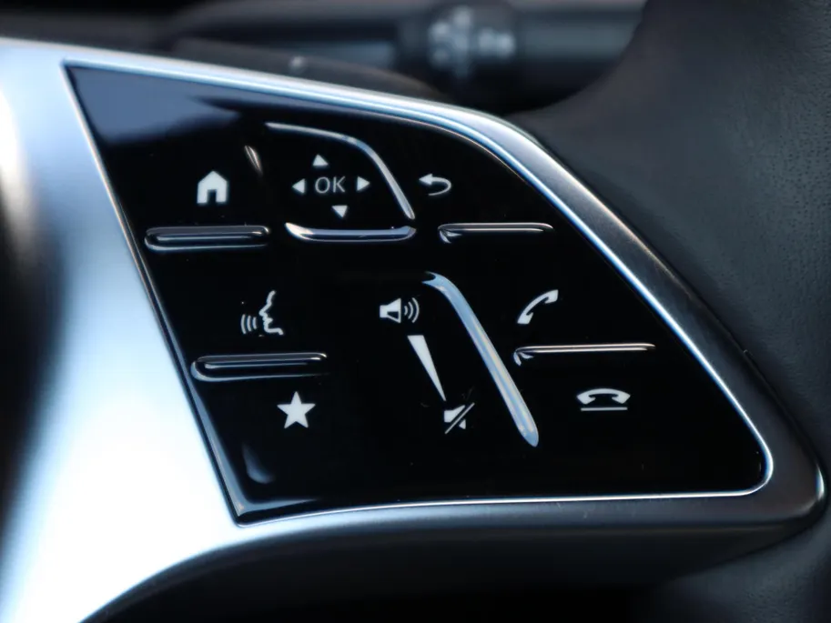 Mercedes-Benz A-Klasse 180 Star Edition Luxury Line l Keyless l Achteruitrij camera l Stoelverwarming