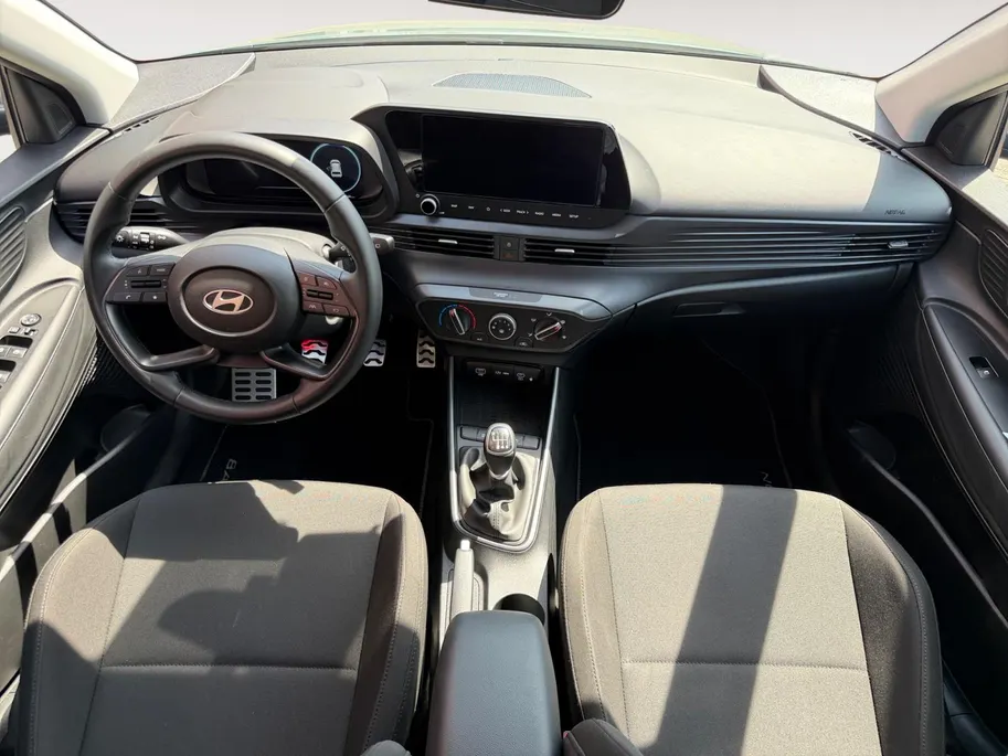Hyundai Bayon 1.0 T-GDI Comfort | Navigatie | Achteruitrijcamera | Parkeersensoren achter | Airco | Cruise Control | DEALER AUTO