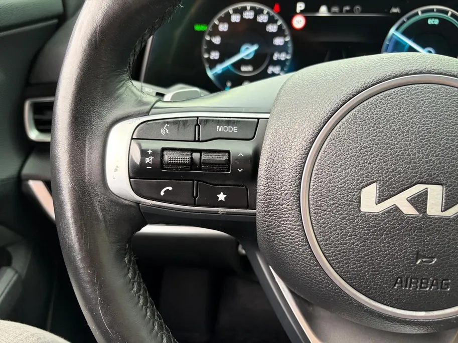 Kia Sportage 1.6 T-GDi Plug-in Hybrid AWD GT-PlusLine | EXCLUSIEVE UITVOERING | APPLE CARPLAY / ANDROID AUTO | PANO | ADAPT. CRUISE | STUUR/STOEL VERWARMING / VERKOELING | NAVI | 360° GRADEN | MEMORY SEATS | KAMELEON TINT |
