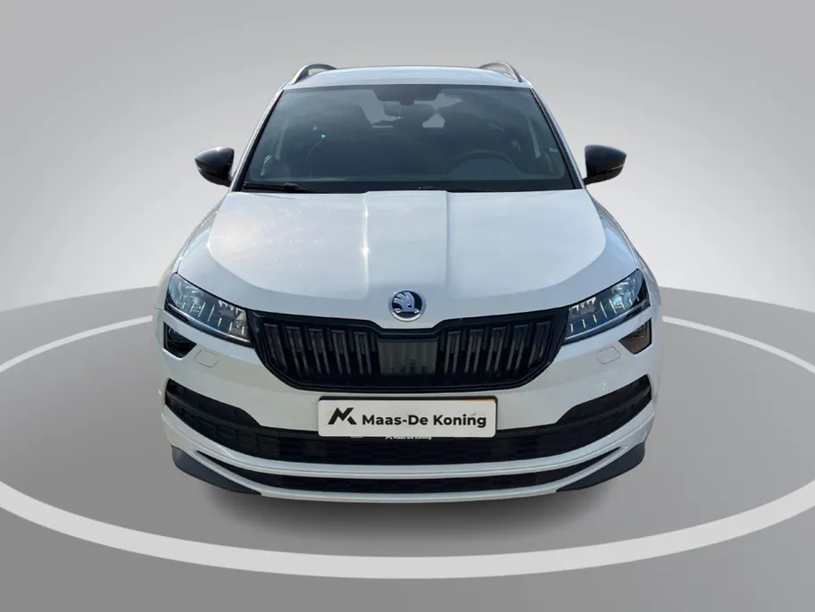 Škoda Karoq 1.5TSI/150PK ACT Sportline Business · Trekhaak · Camera · Stoelverwarming · Apple/Android Car Play · Navigatie ·