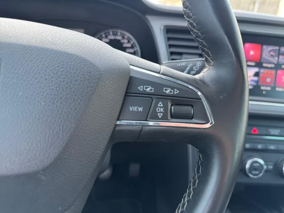 SEAT Leon ST 1.0 TSI Style Ultimate Edition | NL auto | 1e eigenaar | Navigatie | Apple carplay & Android auto | Parkeersensoren voor en achter | Achteruitrijcamera | 16' lichtmetalen velgen | Adapt. cruise control | Bovag garantie |