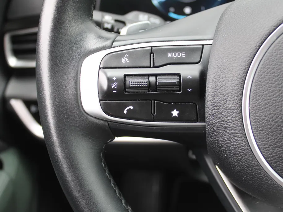 Kia Sportage 1.6 T-GDi Hybrid Dark Edition | Stuur-/stoelverwarming v+a | Camera | Elek. stoelverstelling | 18' LM | Cruise adapt. | Navi | Clima | Half leer/suède |