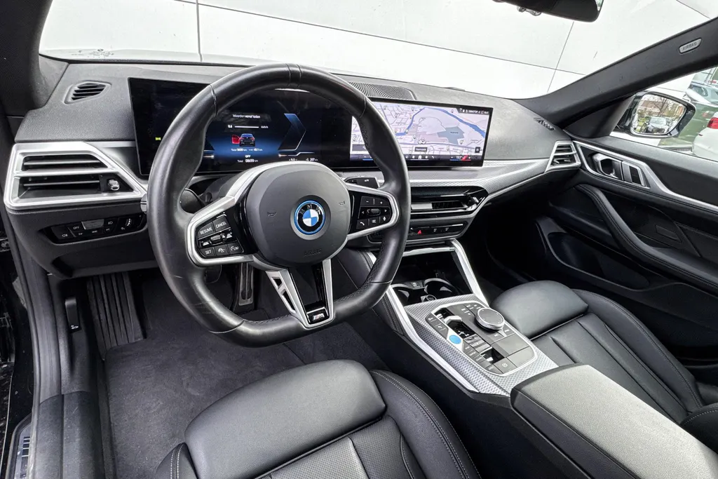 BMW i4 eDrive35 70 kWh