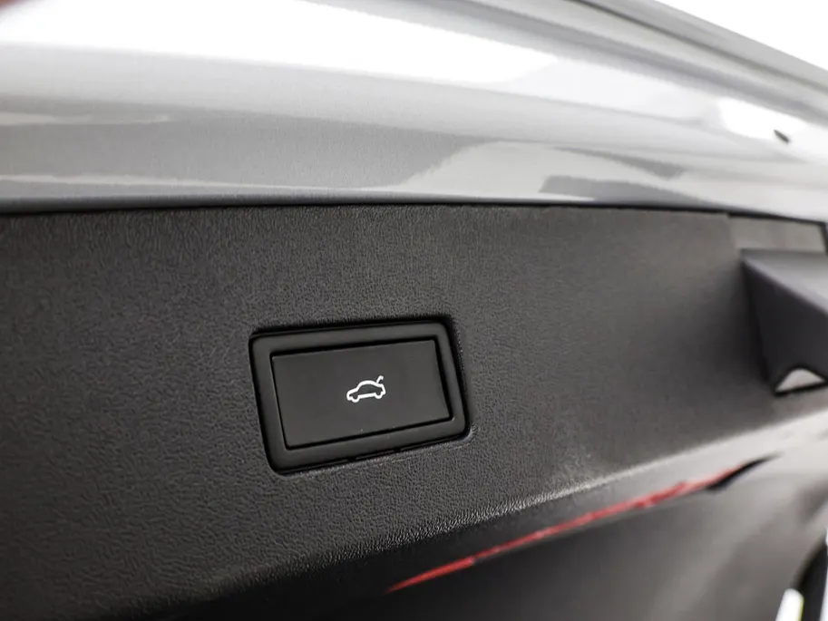 Volkswagen Tayron R-Line Edition 1.5 eHybrid 272 PK 6 versn. DSG · Assistance Pakket Plus · Black Style Pakket · Comfort Pakket · Design Pakket · Trekhaak inklapbaar, electr. ontgrendeling, incl. Trailer Assist ·
